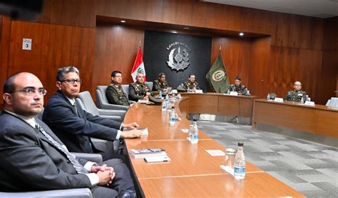 Presentación del libro Desafíos y Amenazas a la Seguridad en América Latina Centro de