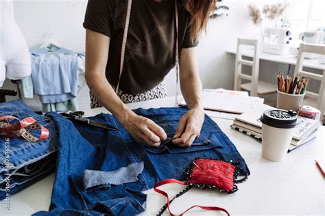 Fotka „mending Clothes How To Mend Old Clothes Sustainable Fashion