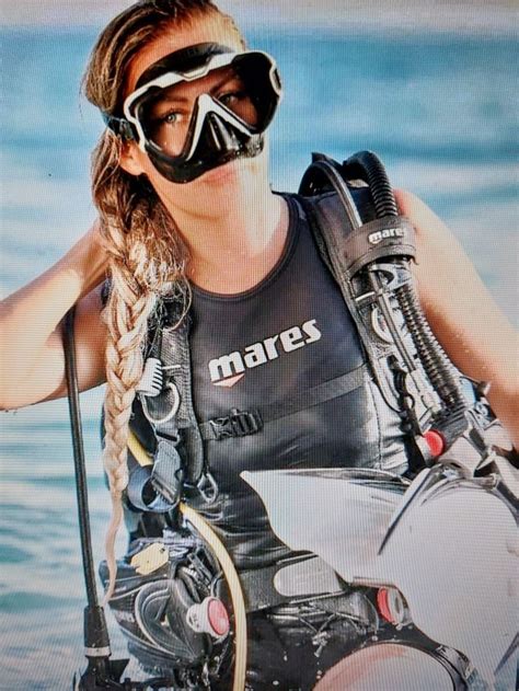 Pin By J J On Scuba Diving Women Scuba Diving Diving Scuba