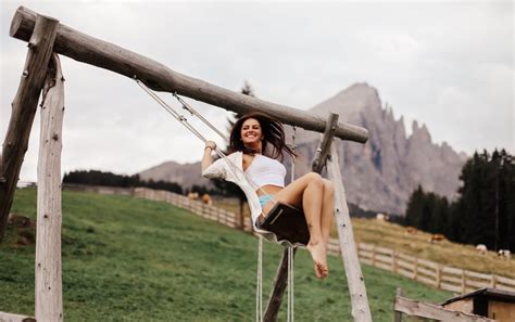 Legs Up P Pichana Yoosuk Brunette Cup E Women Short Shorts Thai Barefoot Model