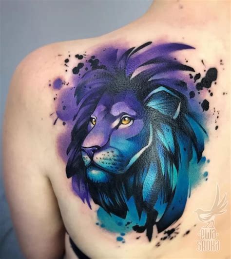 Watercolor Lion Back Tattoo - TATTOOGOTO