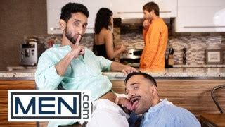 Twink PUP 抽搐并玩玩具 Pornhub Gay