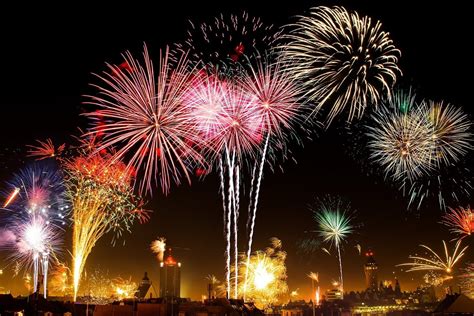 La Tradizione Dei Fuochi D Artificio Al Sud Tra Storia E Folclore