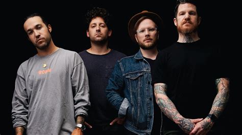 Fall Out Boy Membagikan Album Terbaru Mereka “love From The Other Side” Whiteboard Journal