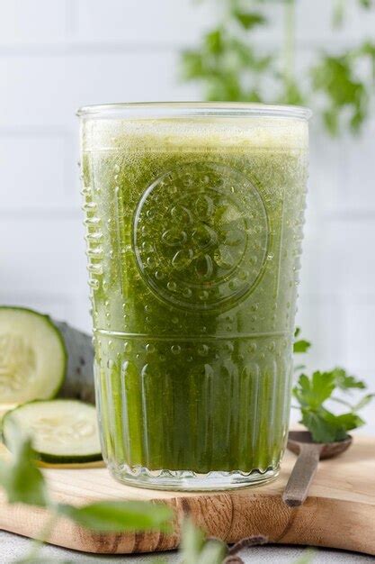 Premium Photo Vibrant Green Detox Juice Refreshing Nutritious And