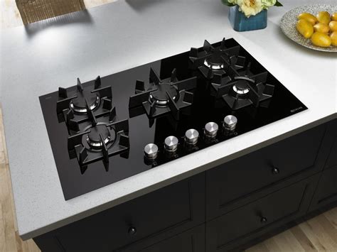 Jenn Air Introduces Glass 5 Burner Gas Cooktop