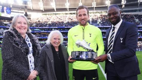 Kane se convirtió en el máximo goleador histórico del Tottenham