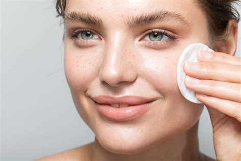 How To Get Rid Of Blackheads According To A Celeb Facialist Popsugar