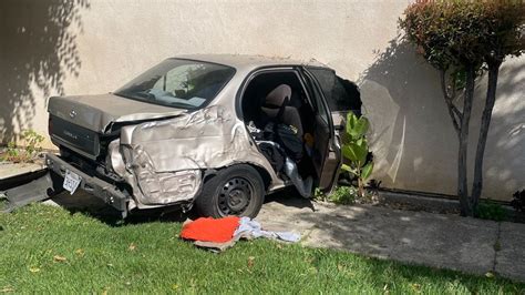 Driver Flees After Crashing Into Home In Martinez Nbc Bay Area