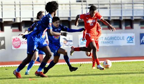 Coupe du Centre le Blois Foot à lépreuve dAvoine Chinon