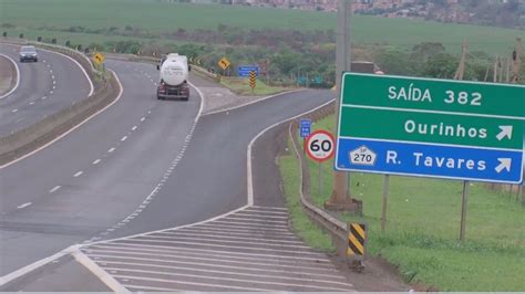 Obras de melhoria na pavimentação interditam trechos de rodovias em