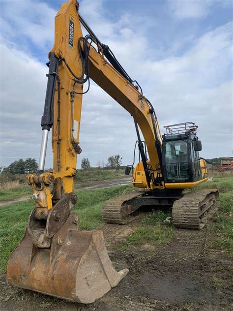 Koparka gąsienicowa JCB JS 220 LC nowy obrót gotowa do pracy