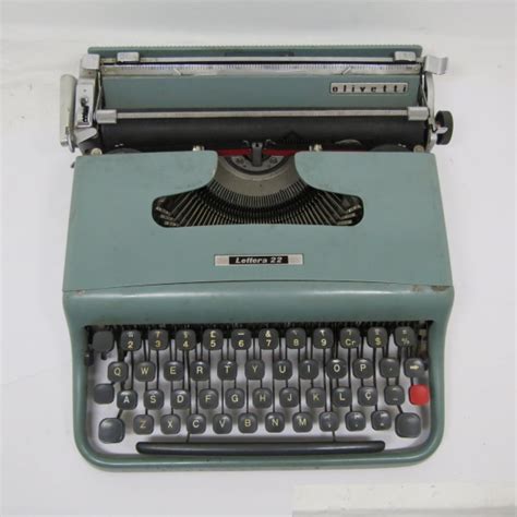 M Quina De Escrever Olivetti Lettera Cor Verde Em