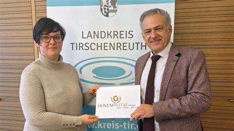 Große Freude bei Donum Vitae Landrat überreicht Spende OberpfalzECHO