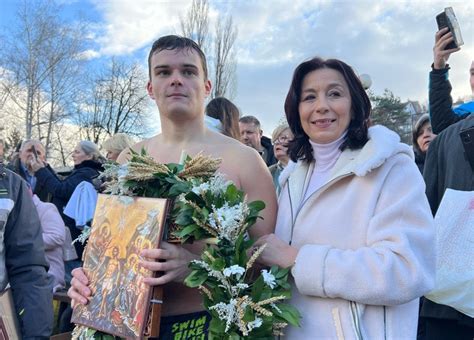 Vasilije Jani Pobednik Plivanja Za Asni Krst Video Naslovi Net