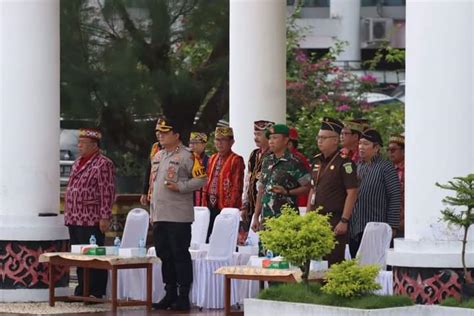 Ketua DPRD Landak Menghadiri Upacara Bendera Peringatan HUT Ke 67