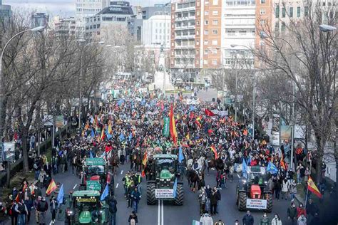 Miles De Personas En Madrid Piden Mejoras En El Mundo Rural