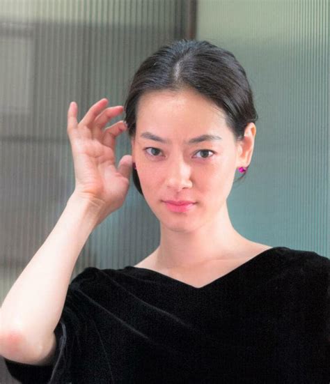 写真・図版（1枚目） 引っ張りだこの名バイプレーヤー・気になる女優「市川実日子」の正体〈映画「ラストマイル」に出演〉 Aera Dot