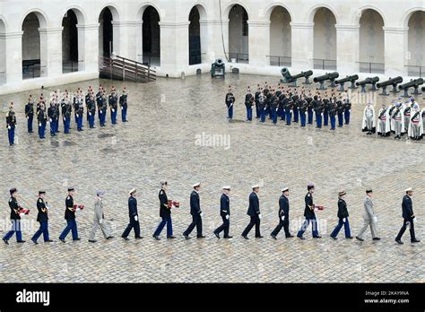 Dhonneur Military Parade Medailles Paris Prise Darme Hi Res Stock