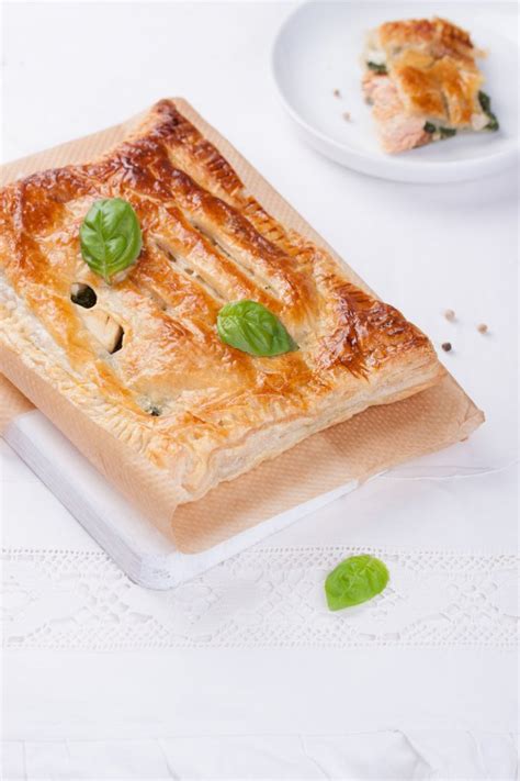 Recette Tourte Au Saumon Et Champignons Marie Claire