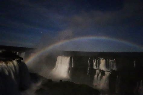 Market Design: Iguassu falls, by night and day