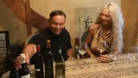 Nederlandse Milf Fantasieseks Met Dekhengst Terwijl Ze Zich Geil Voelt Xhamster