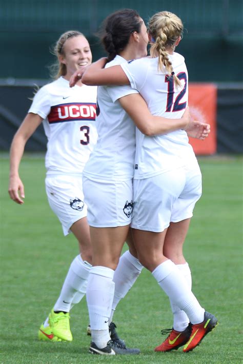 Photos Wsoc Usf Bulls Uconn Huskies The Uconn Blog