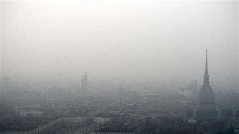 Legambiente allarme smog Codice rosso per 39 città fuorilegge la