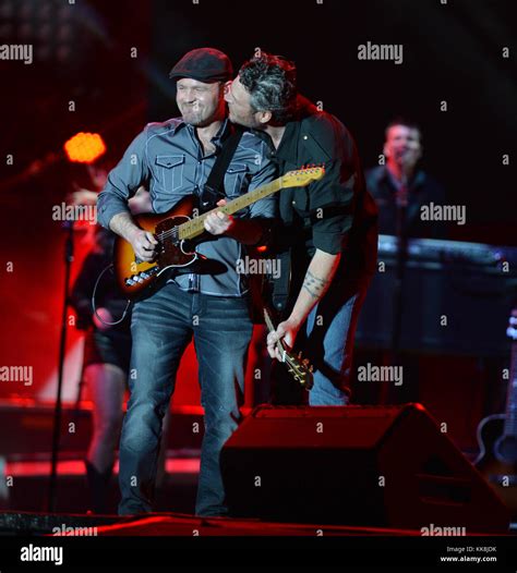 Fort Lauderdale Fl April 17 Country Singer Blake Shelton Performs