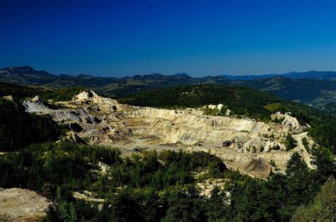 The Basic Economics Of Gold Mining - Numismatic News