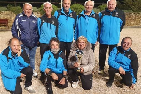 Lot Le club vétérans de pétanque de Prayssac champions