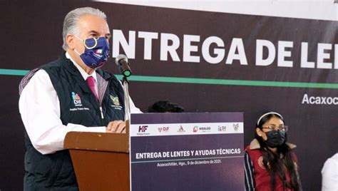 Dif Hidalgo Entrega En Acaxochitl N Lentes Y Sillas De Ruedas Al D A