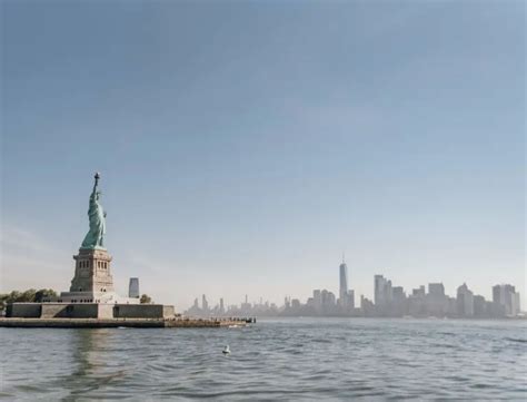 Expertly Guided Statue of Liberty Tours | Take Walks