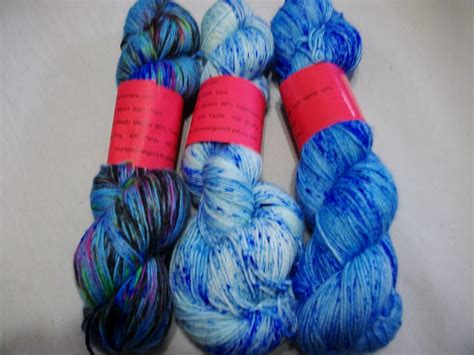 Hand Dyed Sock Yarn SW 80 Merino 10 Cashmere 10 Nylon Yarn 435 Yd