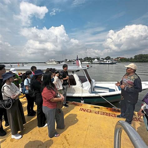 Lessons on river pollution - Selangor Maritime Gateway