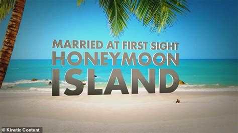 MAFS Ashley Irvin Flaunts Her Pert Derriere In A Cheeky Bikini Daily Mail Online