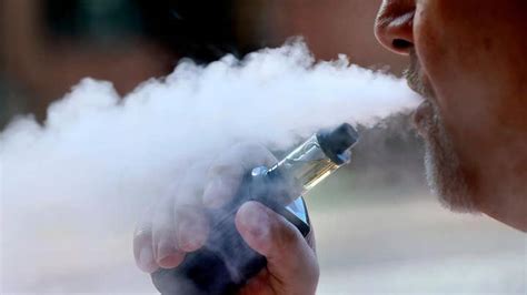 Vaping dangers detailed by pediatric pulmonologist after spike in lung ...