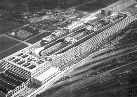 The old Fiat factory in Turin, Italy had a racetrack on top of it : r ...