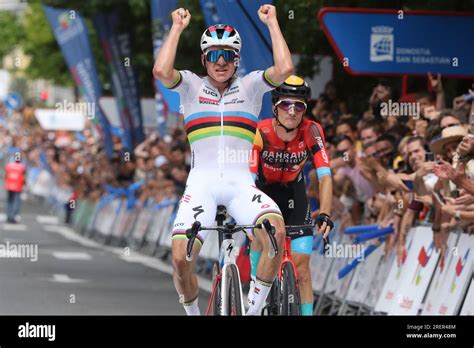 Le Champion Du Monde Remco Evenepoel Belgique Remporte La Clasica San