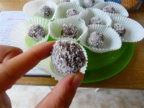 Tartufini Cioccolato E Cocco Due Sorelle In Cucina