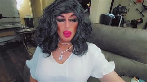 Best Video Ever Made Crossdressing Crossdresser Lipstick Big Lips Makeup Too Much Makeup Way Too Muc