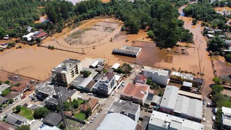 Quase Mil Pessoas Foram Afetadas Pelas Chuvas E Enchentes No Rs Em