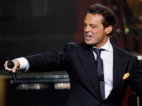 Luis Miguel Regresa A Los Escenarios Con Una Gira En 2023