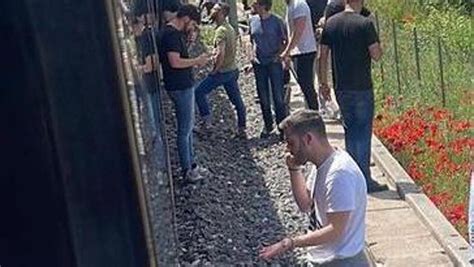 Ferrovie odissea per i ritardi sul treno ad Alta Velocità da Torino a