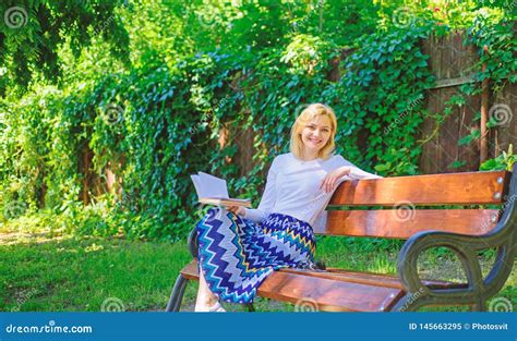 Lady Enjoy Poetry In Garden Enjoy Rhyme Woman Happy Smiling Blonde