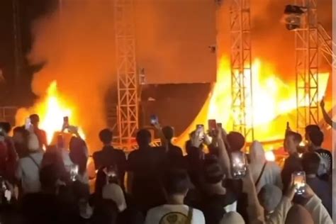 Rusuh Penonton Ngamuk Dan Bakar Panggung Buntut Konser Tangerang