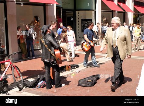 Buskers in Grafton Street in Dublin Ireland Stock Photo - Alamy