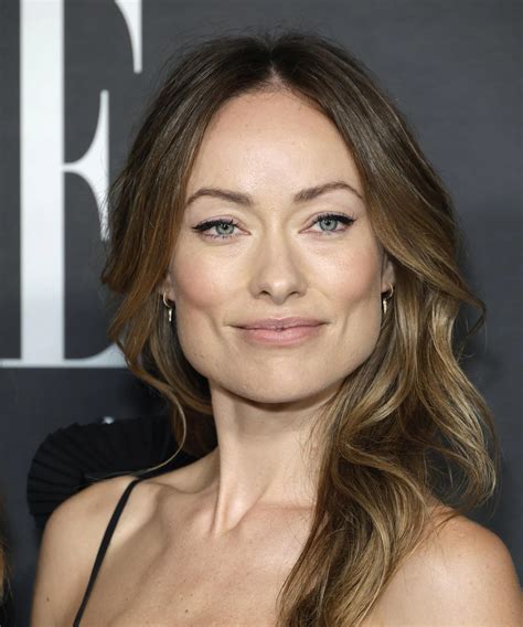 The best hairdo for square shaped face involves a secret layering 11