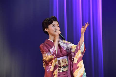 小桜舞子が新曲「名残りの雨」の発売記念したコンサートを開催。「皆様からの温かな言葉を励みに頑張ります」 オトカゼ 〜音楽の風〜