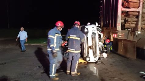 Acidente Entre Picape E Carreta Bitrem Deixa Motorista Gravemente